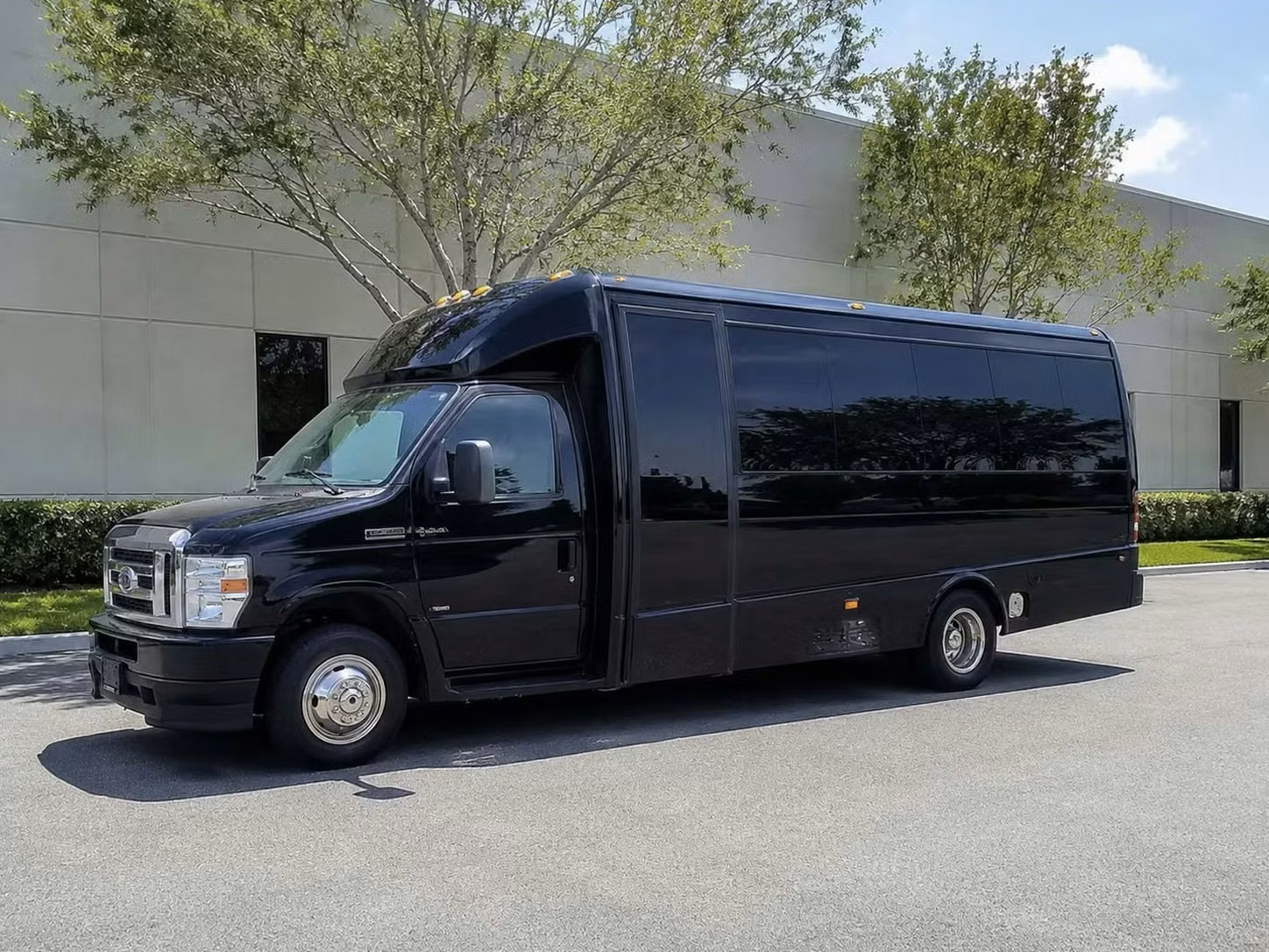 celina 18 passenger minibus rental