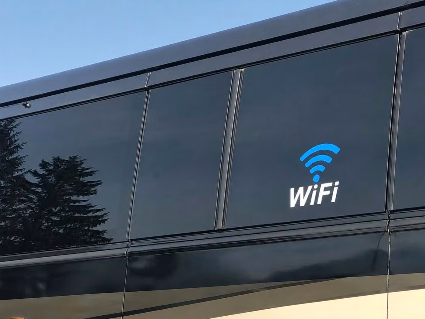 celina 30 passenger minibus wifi