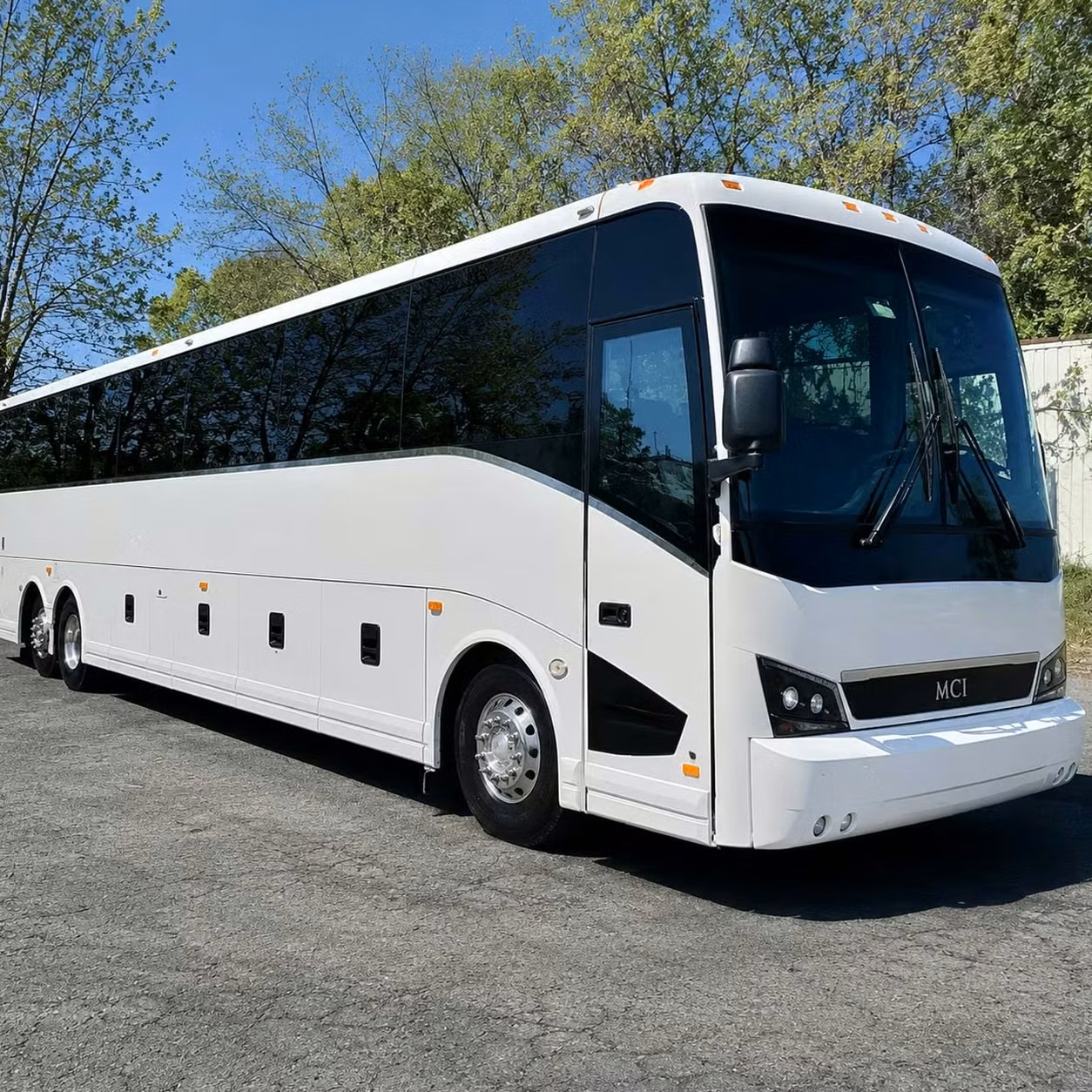celina impress attendees with premium shuttle bus services